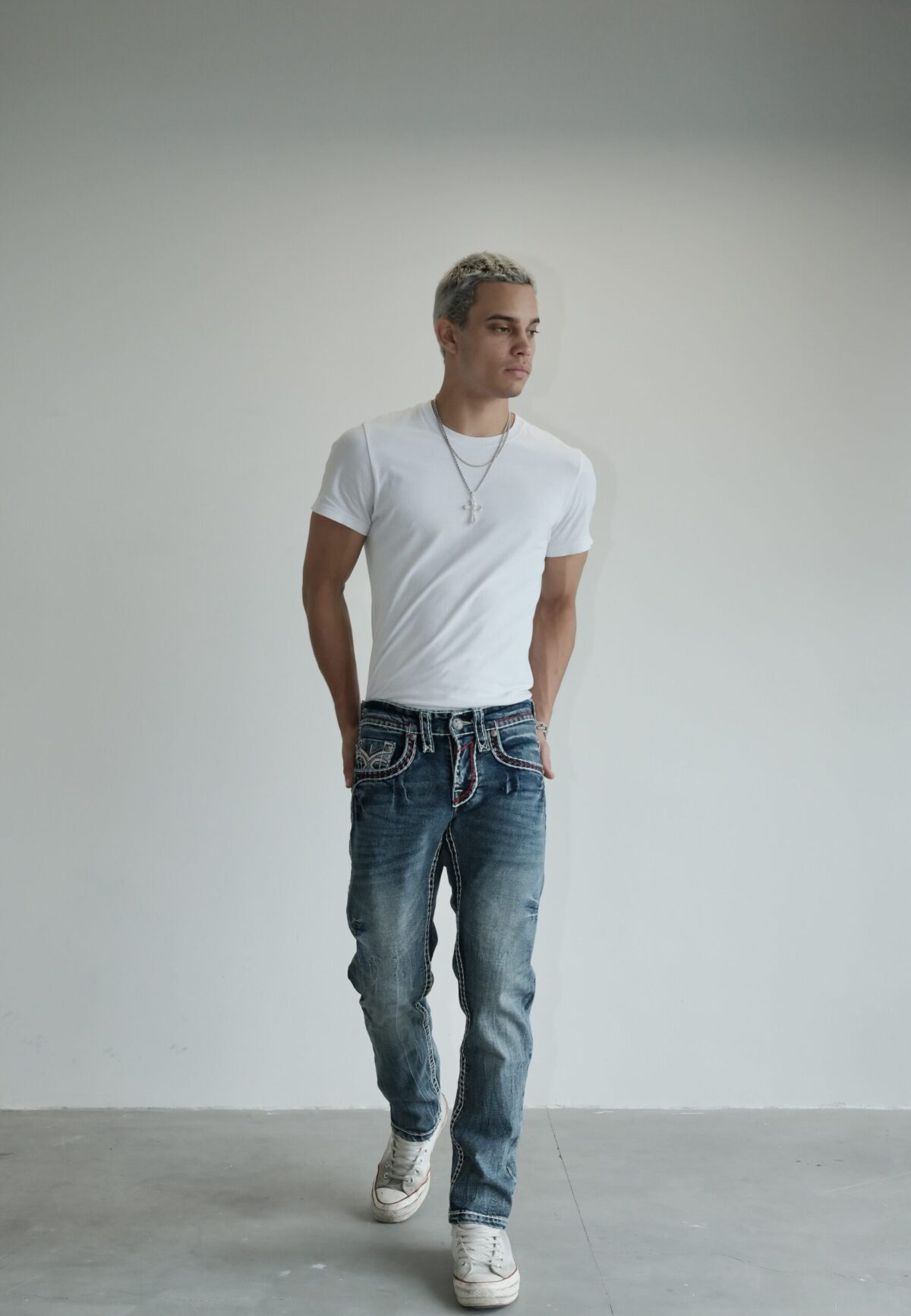 Quần Jeans Cricket Wash Sáng Thêu Túi – Thời Trang Streetwear Y2K