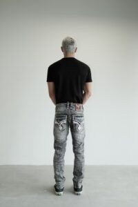 017-Quần jean xám Cricket phối da bò trắng chỉ đỏ trắng xanh