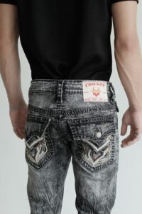 018-Quần jean xám wash sáng Cricket khuy địa túi viền da chỉ xám