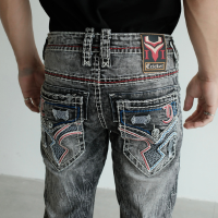 019-Quần jean xám wash sáng Cricket thêu zigzag xanh đỏ rách kiểu