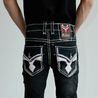 015-Quần jean đen Cricket túi phối da trắng chỉ zigzag xanh đỏ