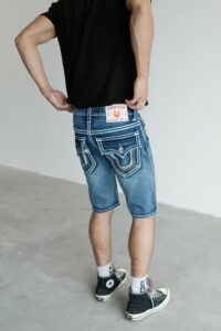 023-Quần jean short ngắn Cricket màu xanh chỉ mắt xích lớn phối da viền túi nắp